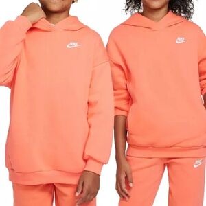 NWT Nike Kids Sportswear Oversized Club
Fleece Pullover Hoodie